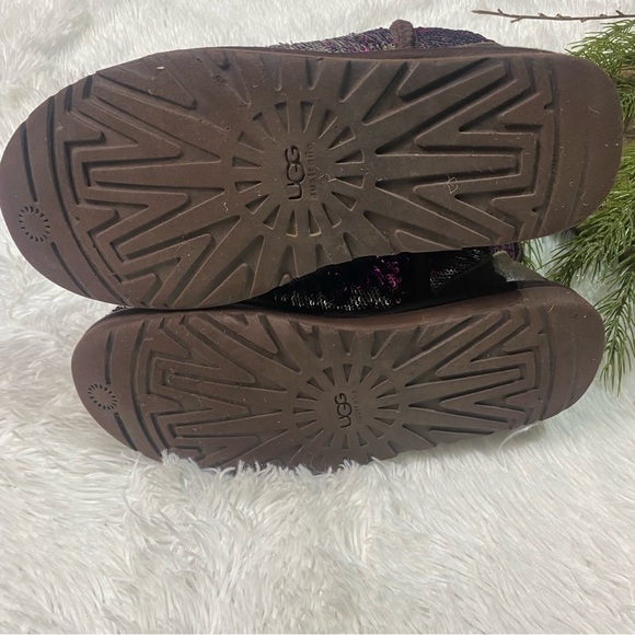 Ugg Australia fuschia pink silver reversible sequin boots size 8 - Picture 7 of 12